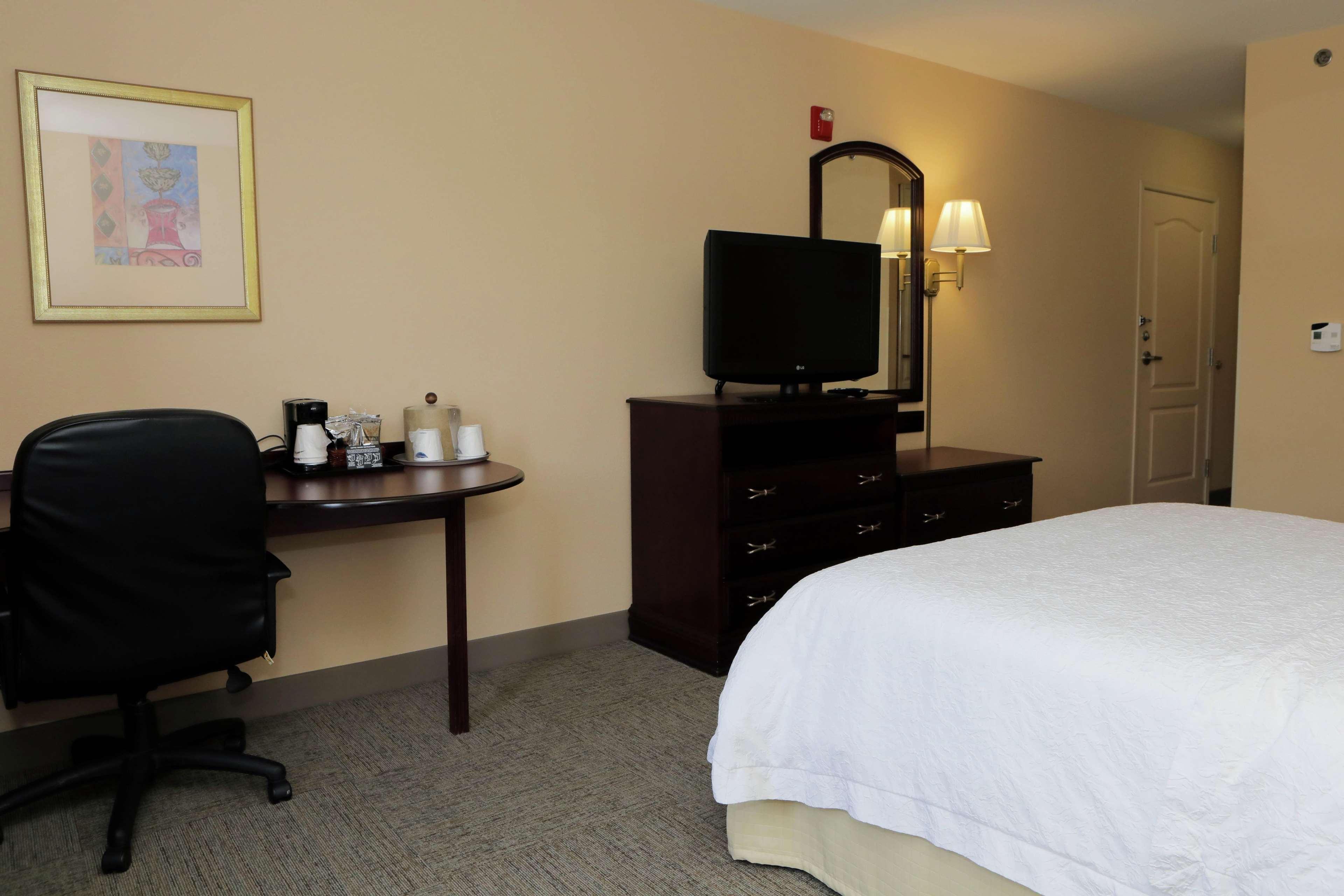 Hampton Inn By Hilton Clinton Εξωτερικό φωτογραφία