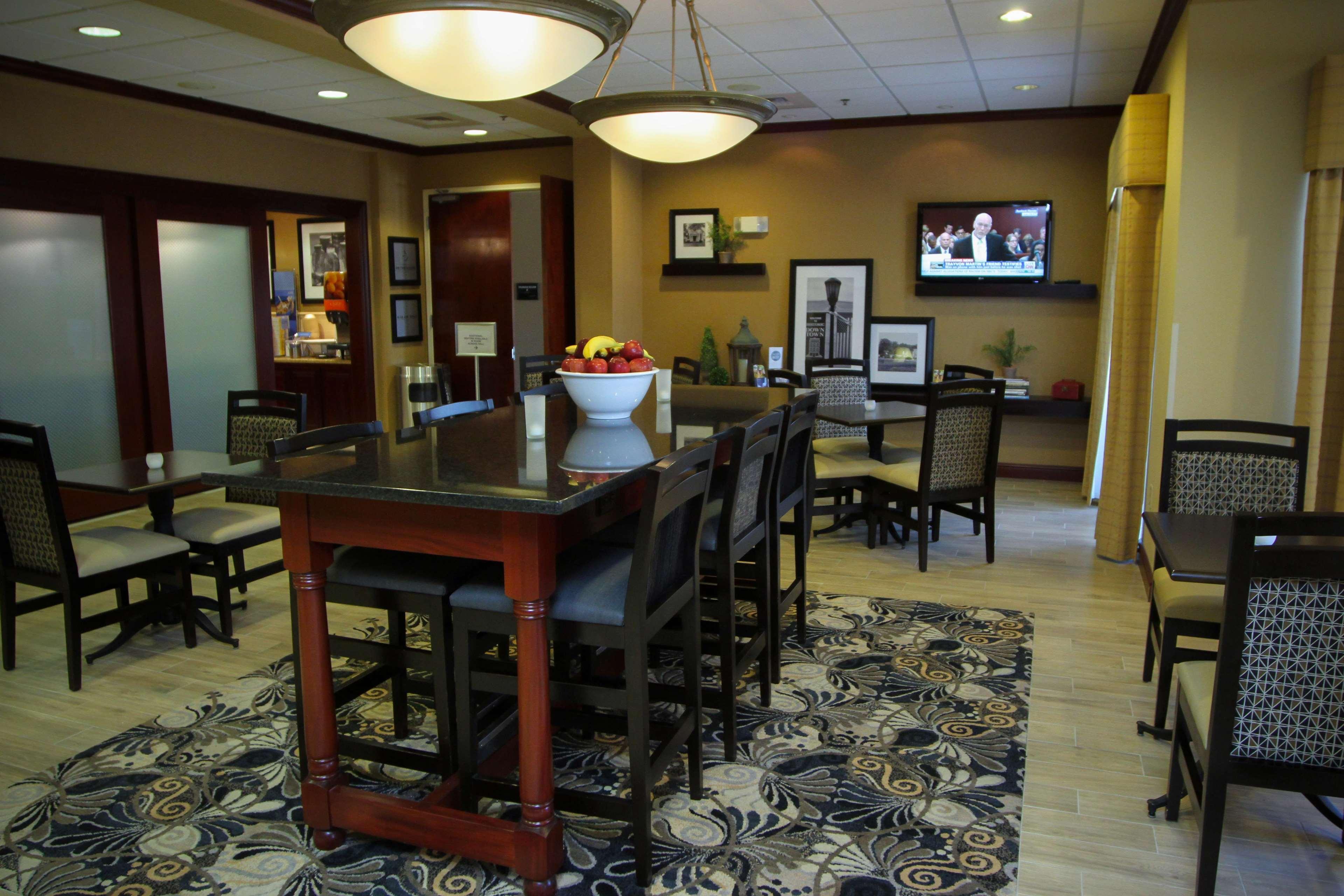 Hampton Inn By Hilton Clinton Εξωτερικό φωτογραφία