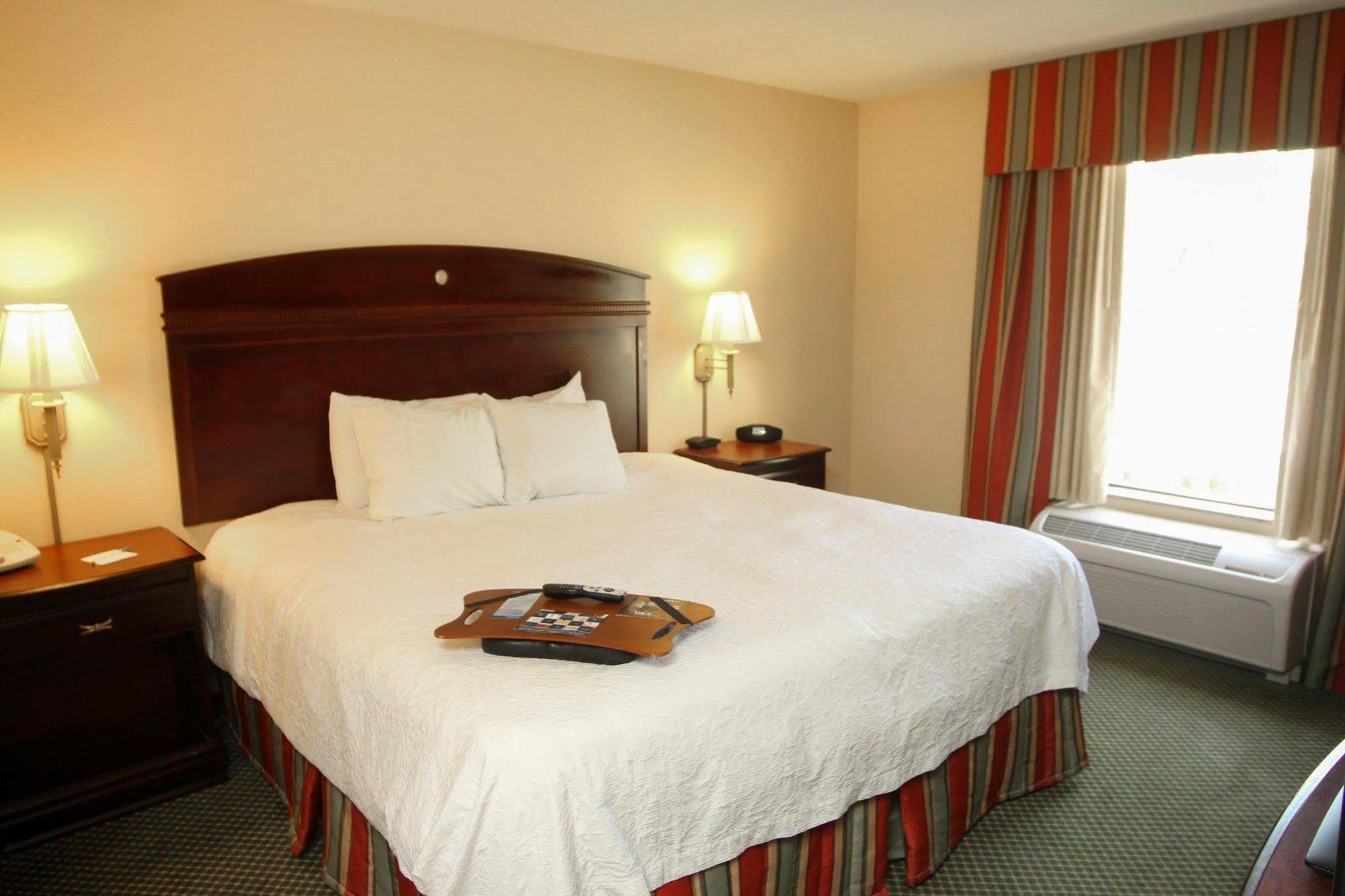 Hampton Inn By Hilton Clinton Εξωτερικό φωτογραφία