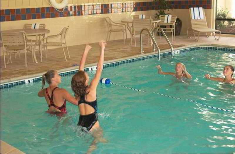 Hampton Inn By Hilton Clinton Ανέσεις φωτογραφία